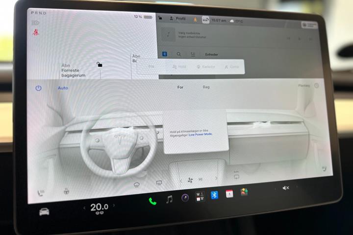 Hvid Tesla Model 3 fra 2021