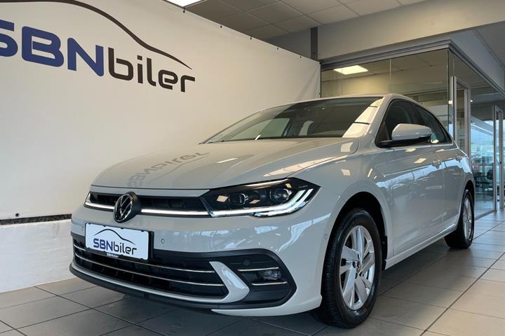 Beige VW Polo fra 2023