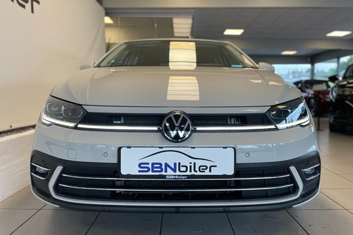 Beige VW Polo fra 2023