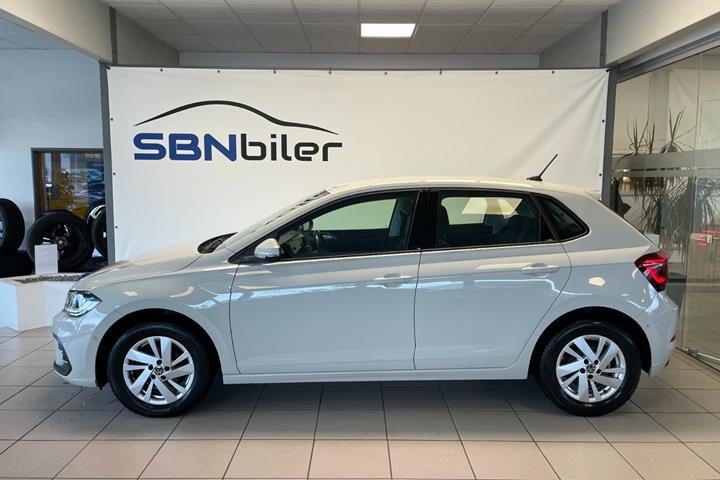Beige VW Polo fra 2023