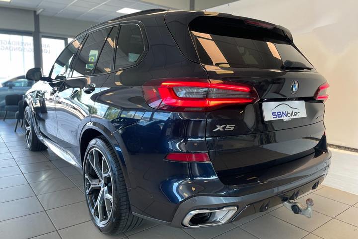 Sort BMW X5 fra 2022