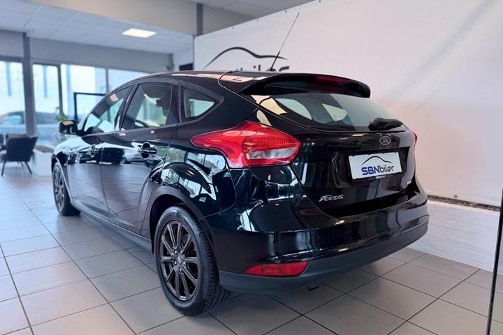 Sort Ford Focus fra 2016