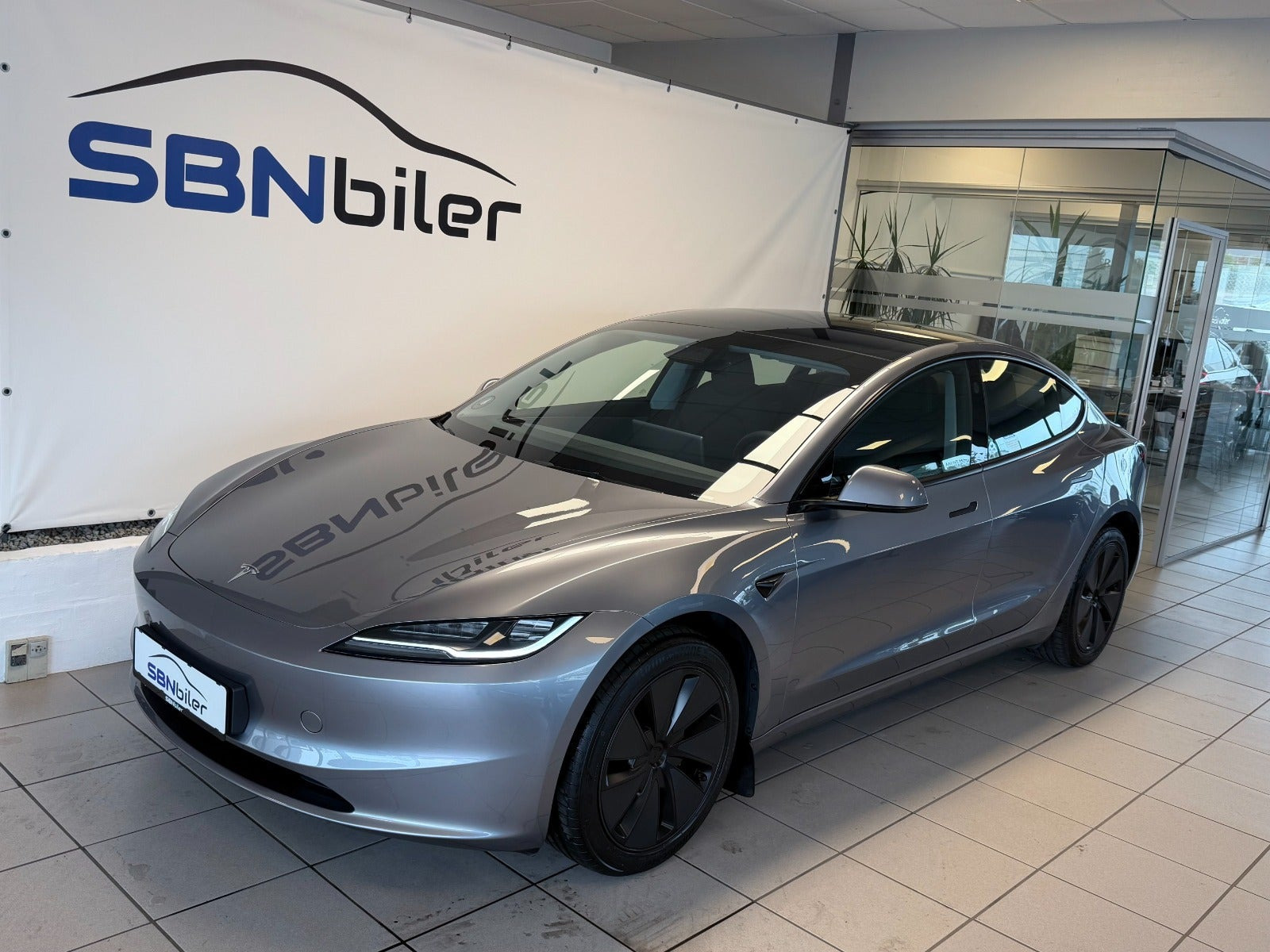 Tesla Model 3 RWD