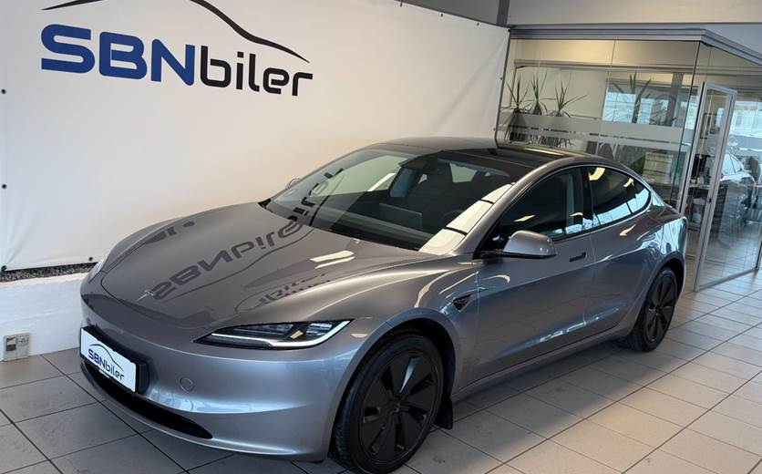 Tesla Model 3 RWD