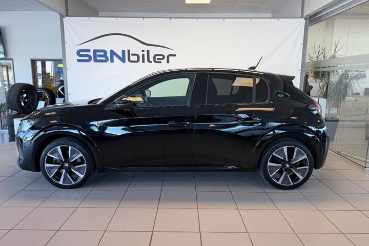 Sort Peugeot e-208 fra 2024