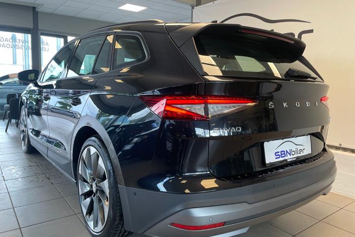 Sort Skoda Enyaq fra 2023