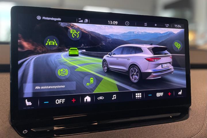 Sort Skoda Enyaq fra 2023