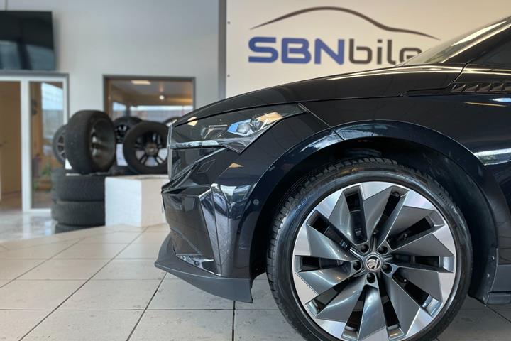 Sort Skoda Enyaq fra 2023