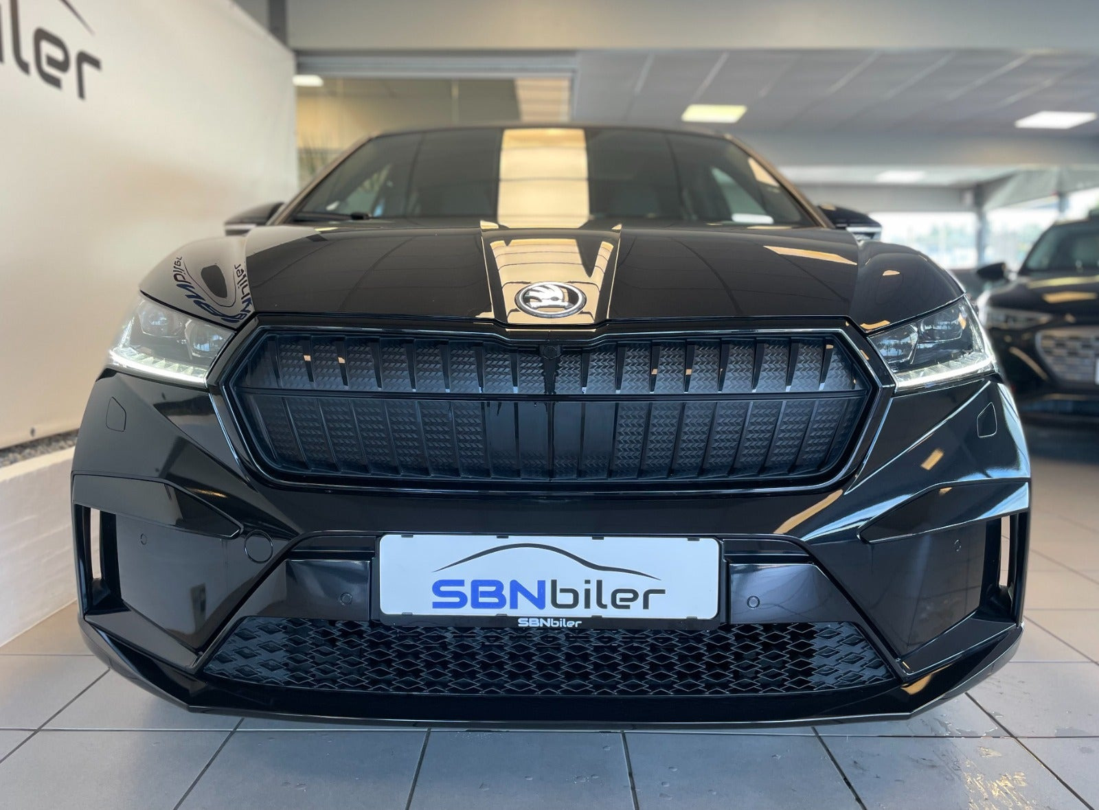 Sort Skoda Enyaq fra 2024