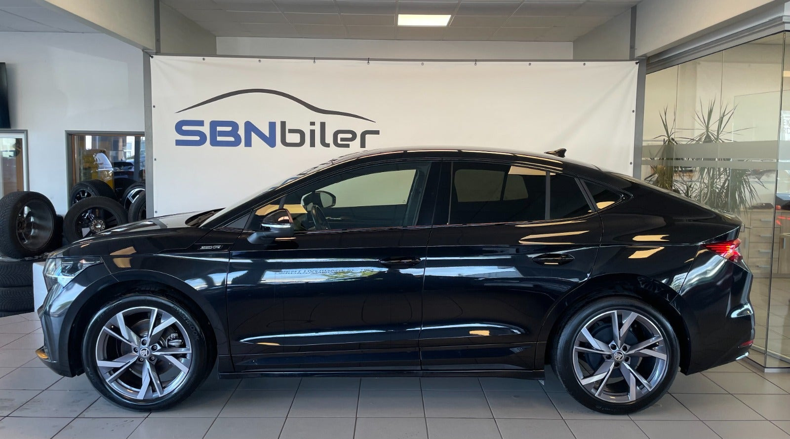 Sort Skoda Enyaq fra 2024