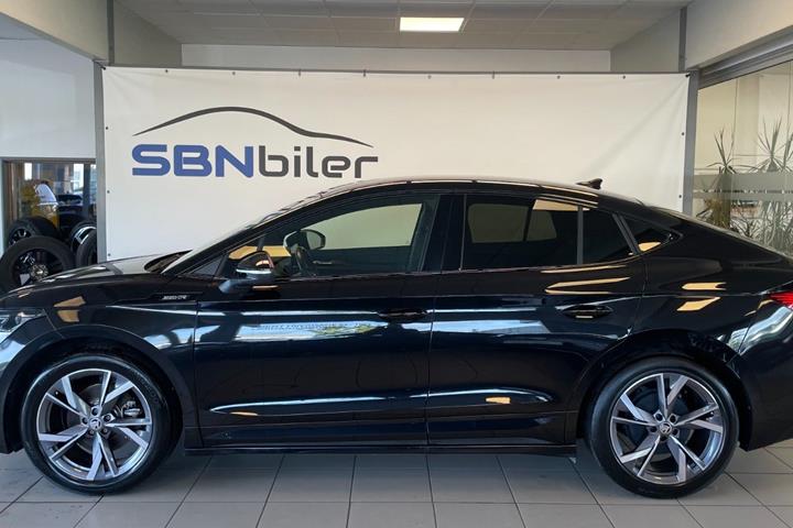 Sort Skoda Enyaq fra 2024