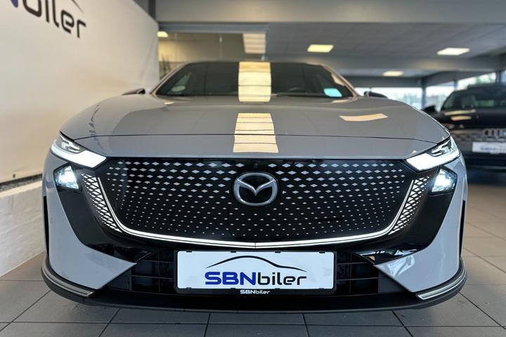Grå Mazda 6e fra 2025