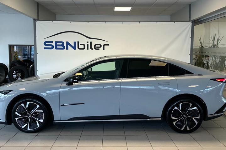 Grå Mazda 6e fra 2025