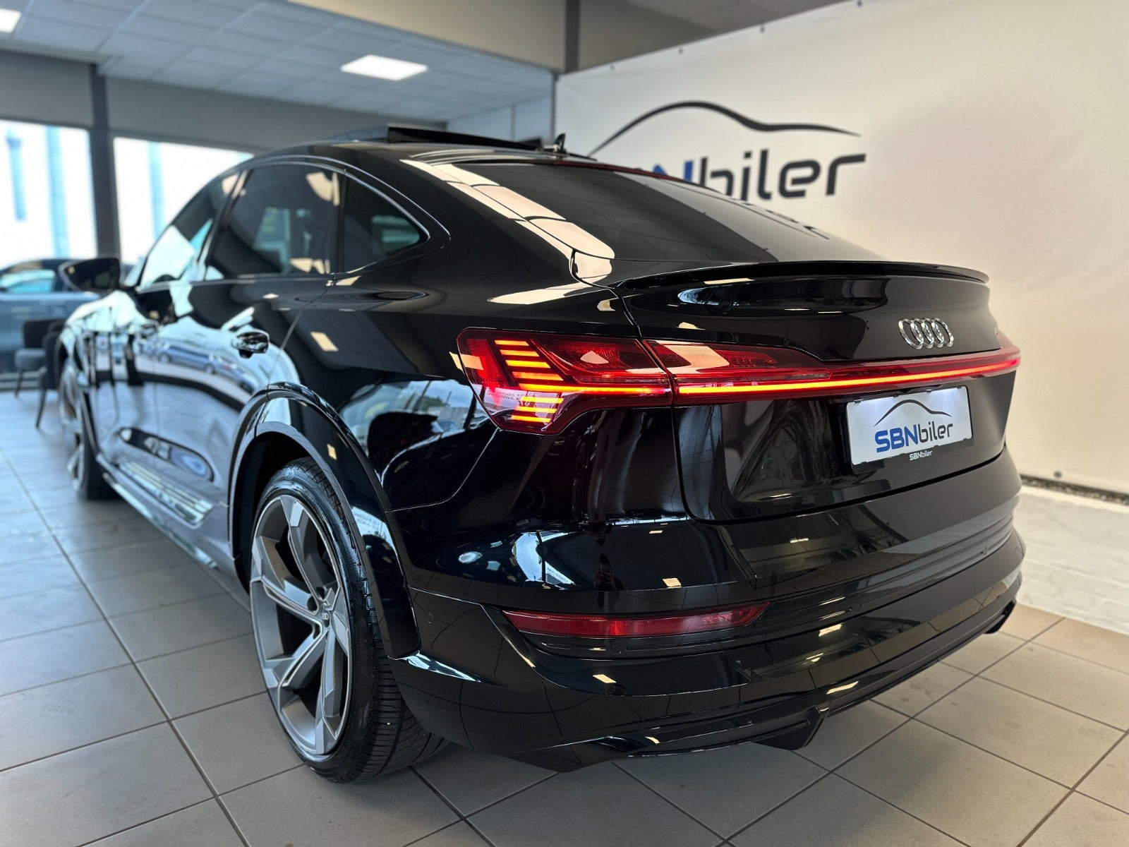 Sort Audi e-tron S fra 2022