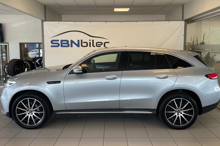 Sølv Mercedes EQC400 fra 2021