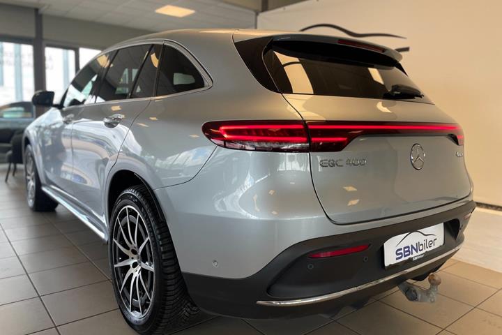 Sølv Mercedes EQC400 fra 2021