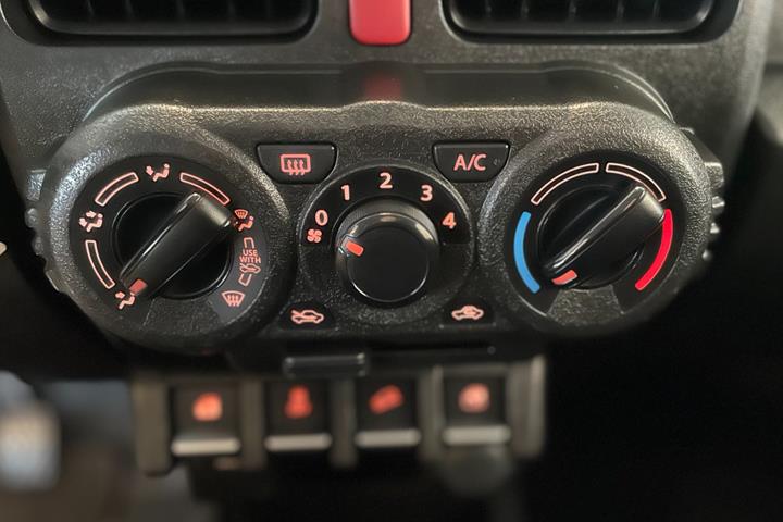 Grøn Suzuki Jimny fra 2021
