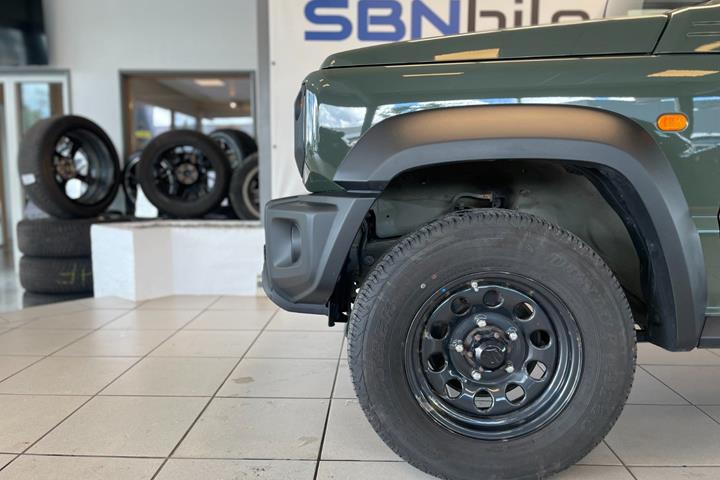 Grøn Suzuki Jimny fra 2021