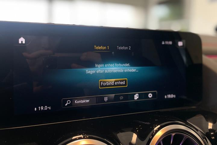 Grå Mercedes EQA250 fra 2021