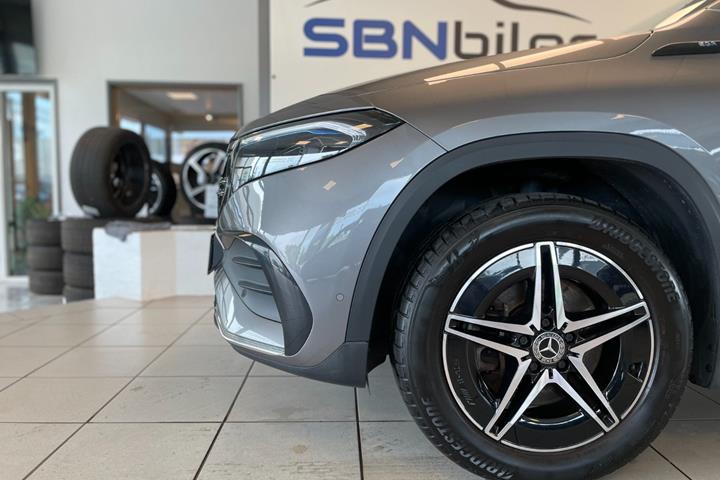Grå Mercedes EQA250 fra 2021