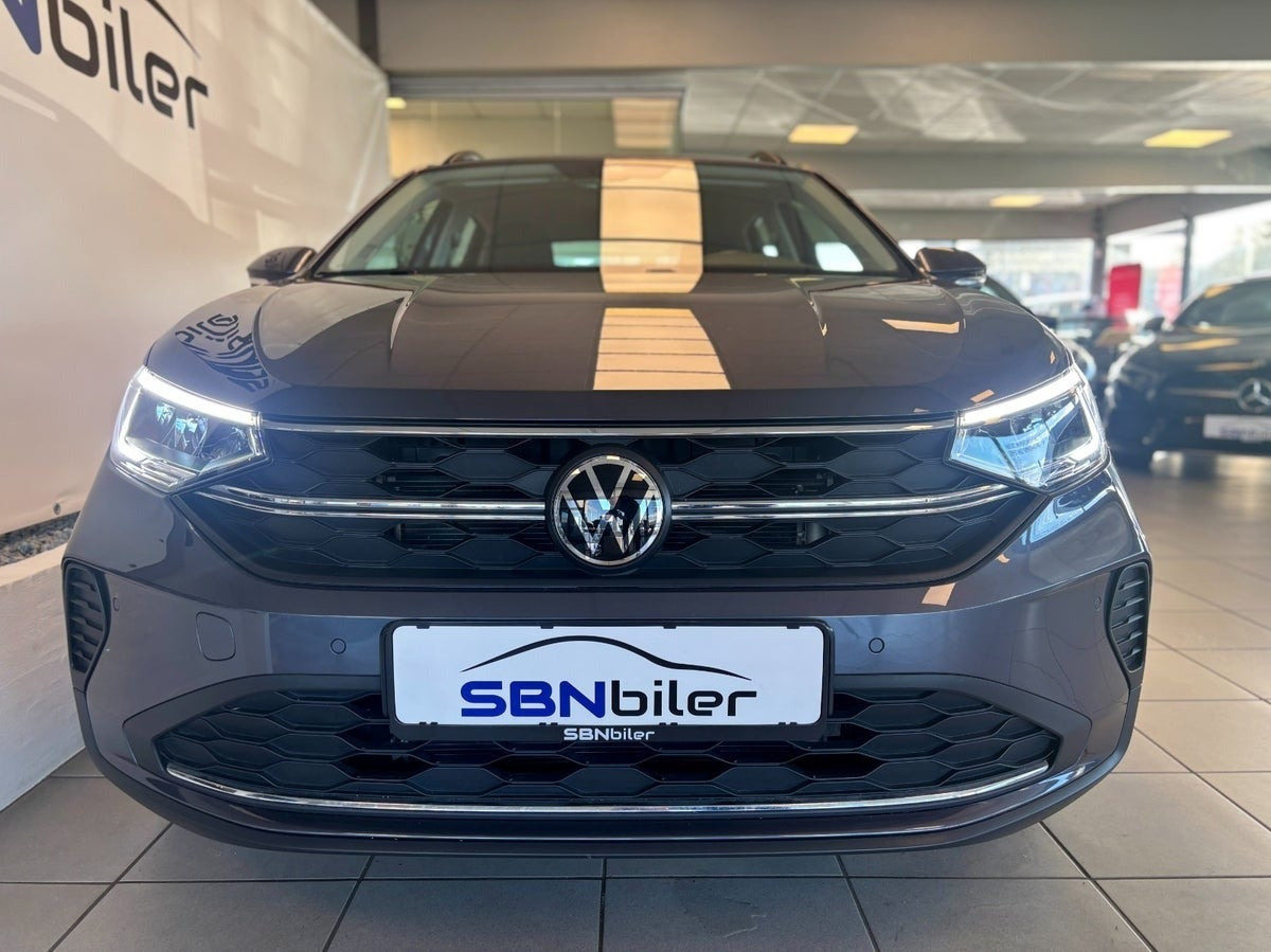 Grå VW Taigo fra 2022