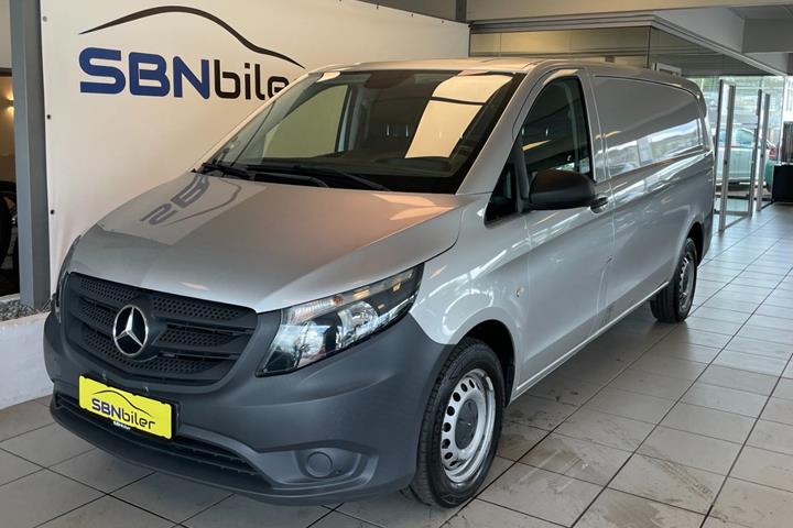 Sølv Mercedes Vito 111 fra 2019