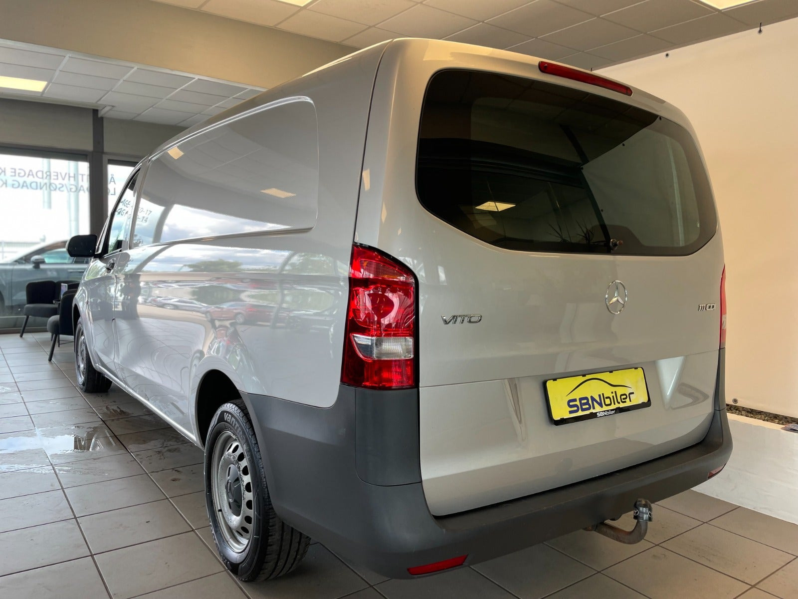 Sølv Mercedes Vito 111 fra 2019