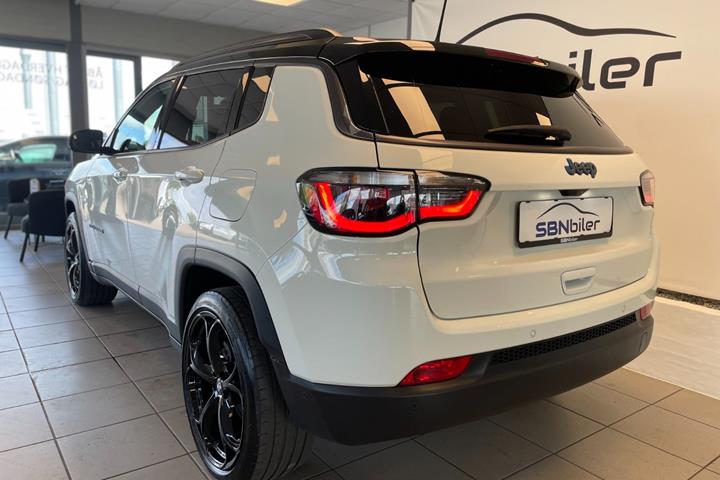 Hvid Jeep Compass fra 2020