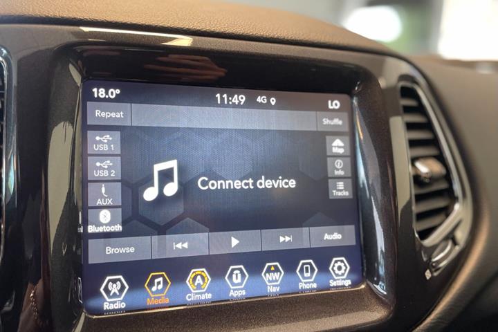 Hvid Jeep Compass fra 2020