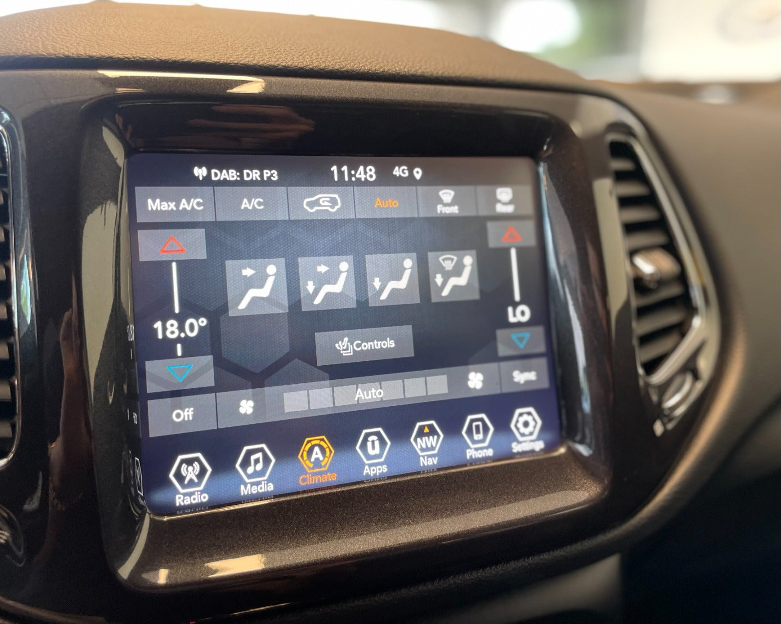 Hvid Jeep Compass fra 2020