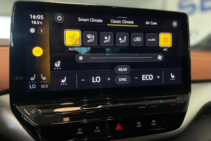 Blå VW ID.4 fra 2023