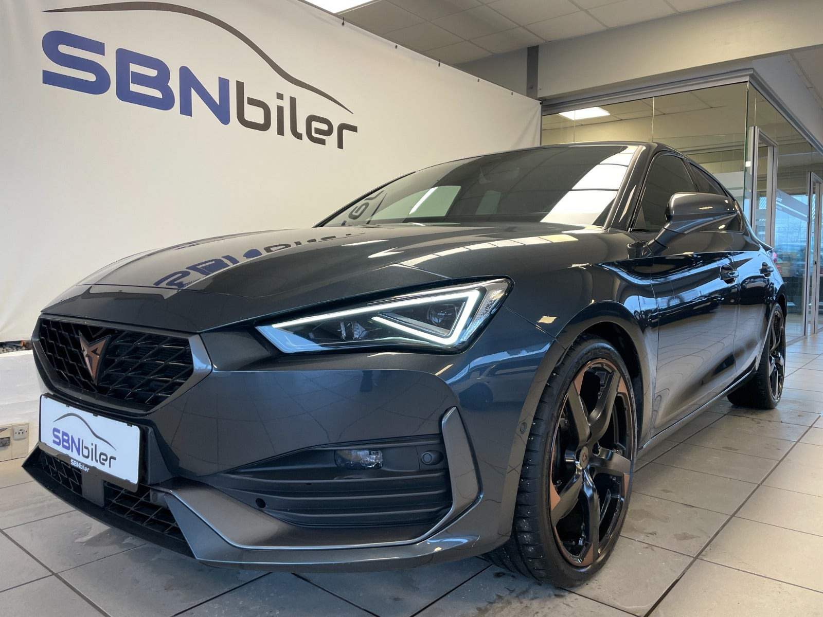 Grå Cupra Leon fra 2024