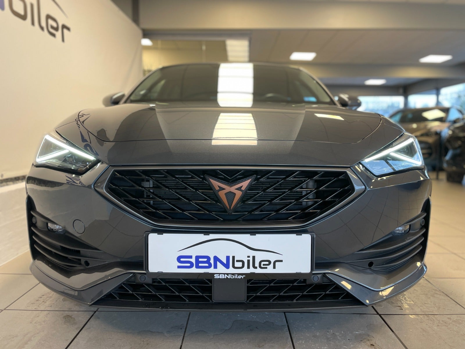 Grå Cupra Leon fra 2024