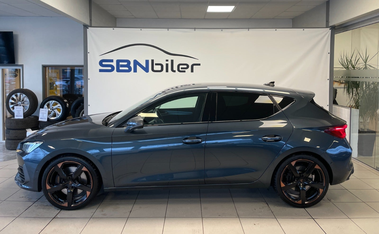 Grå Cupra Leon fra 2024