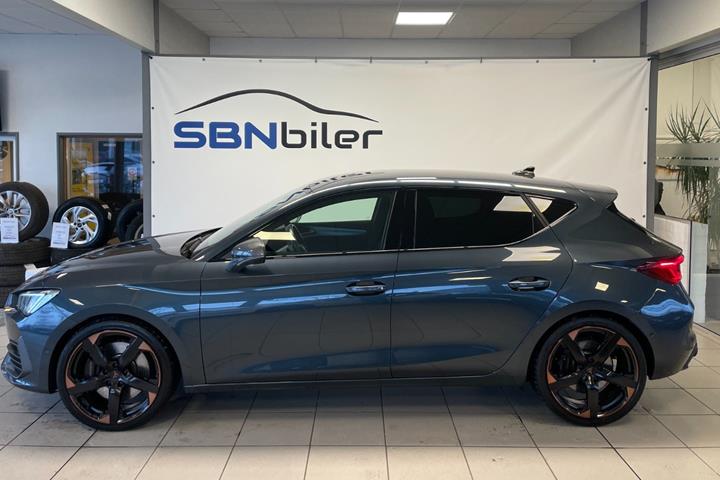 Grå Cupra Leon fra 2024