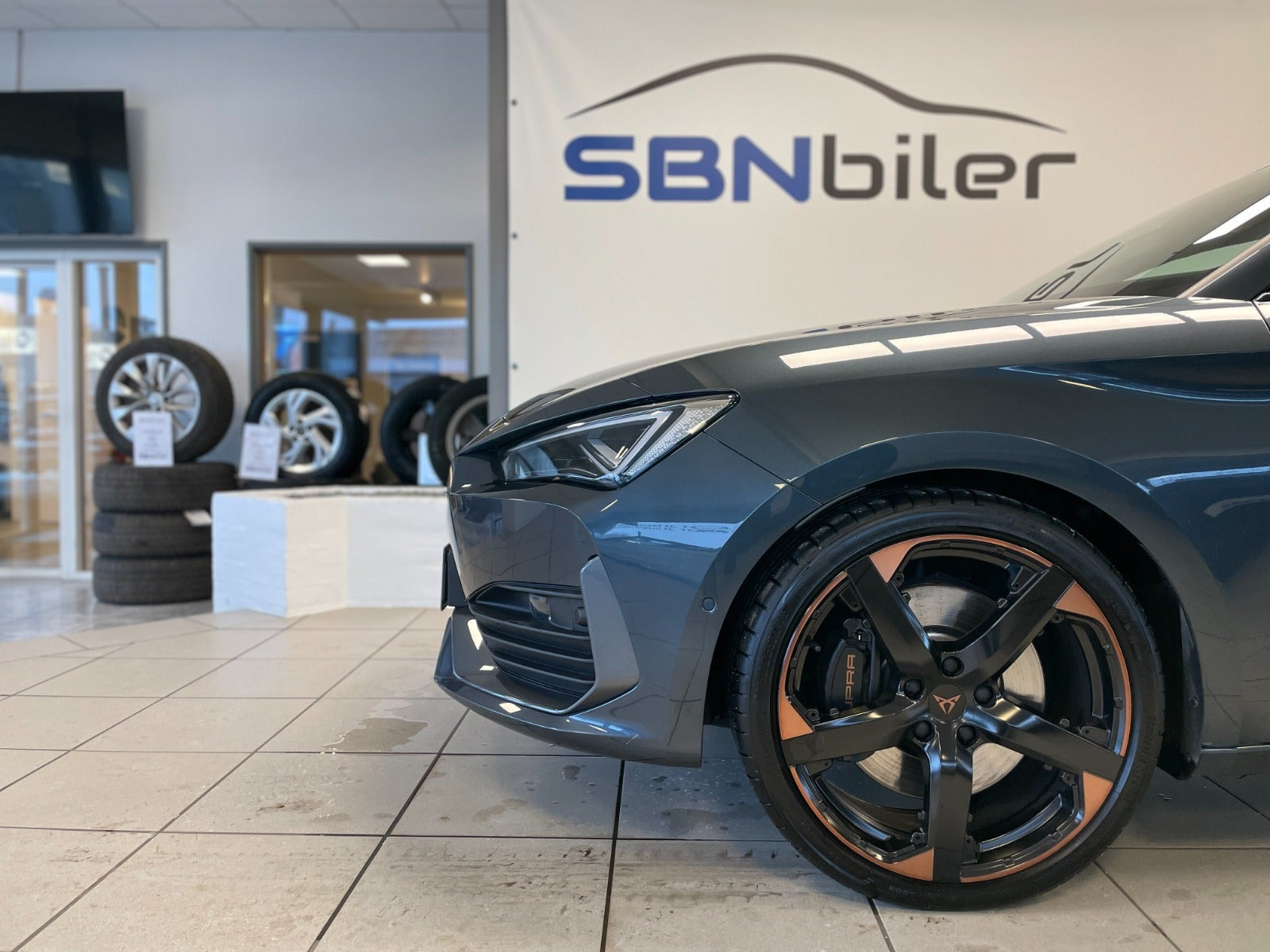 Grå Cupra Leon fra 2024
