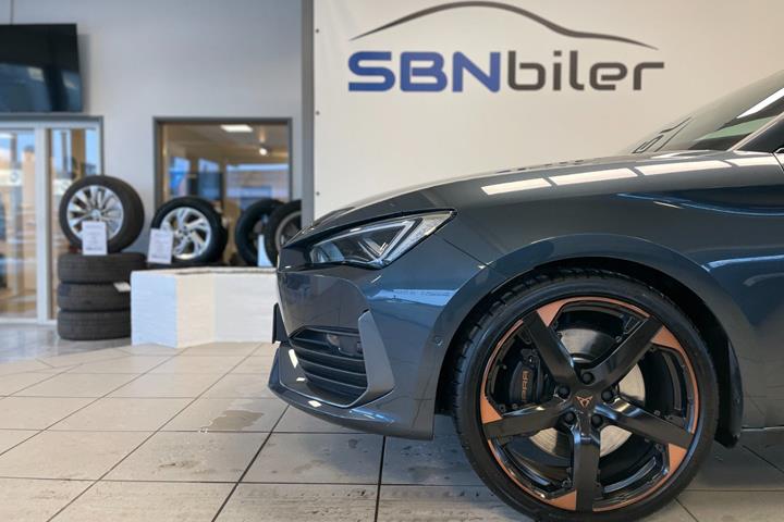 Grå Cupra Leon fra 2024