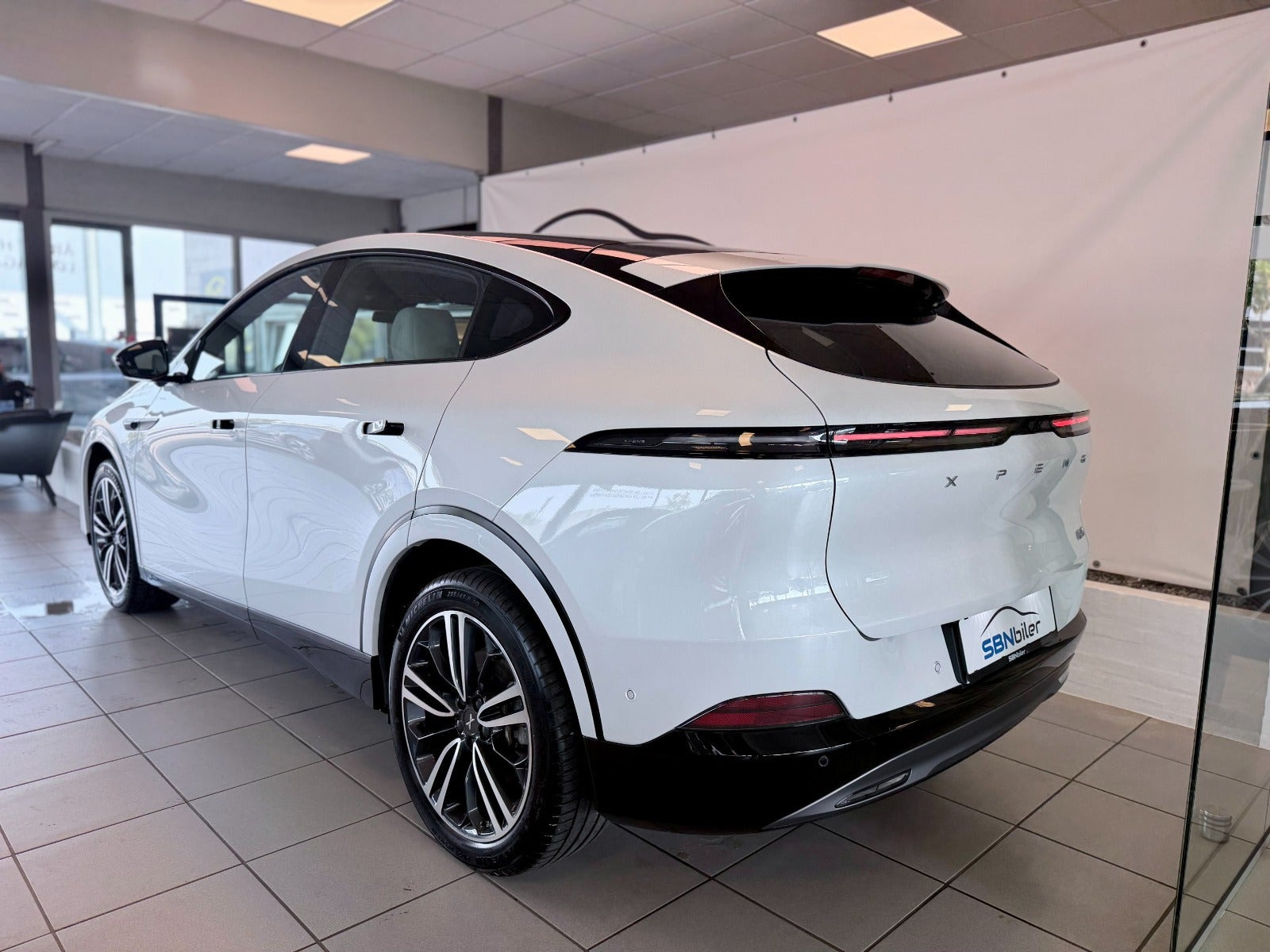 Hvid Xpeng G6 fra 2025