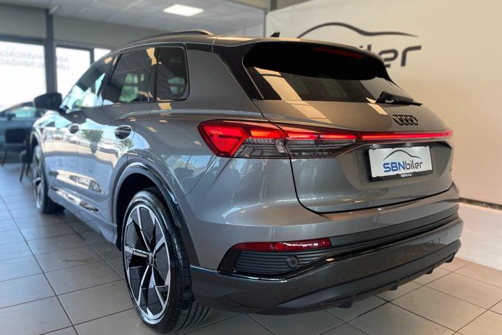 Grå Audi Q4 e-tron fra 2024