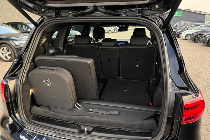 Sort Mercedes EQB250+ fra 2024