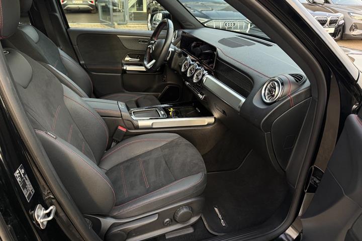 Sort Mercedes EQB250+ fra 2024
