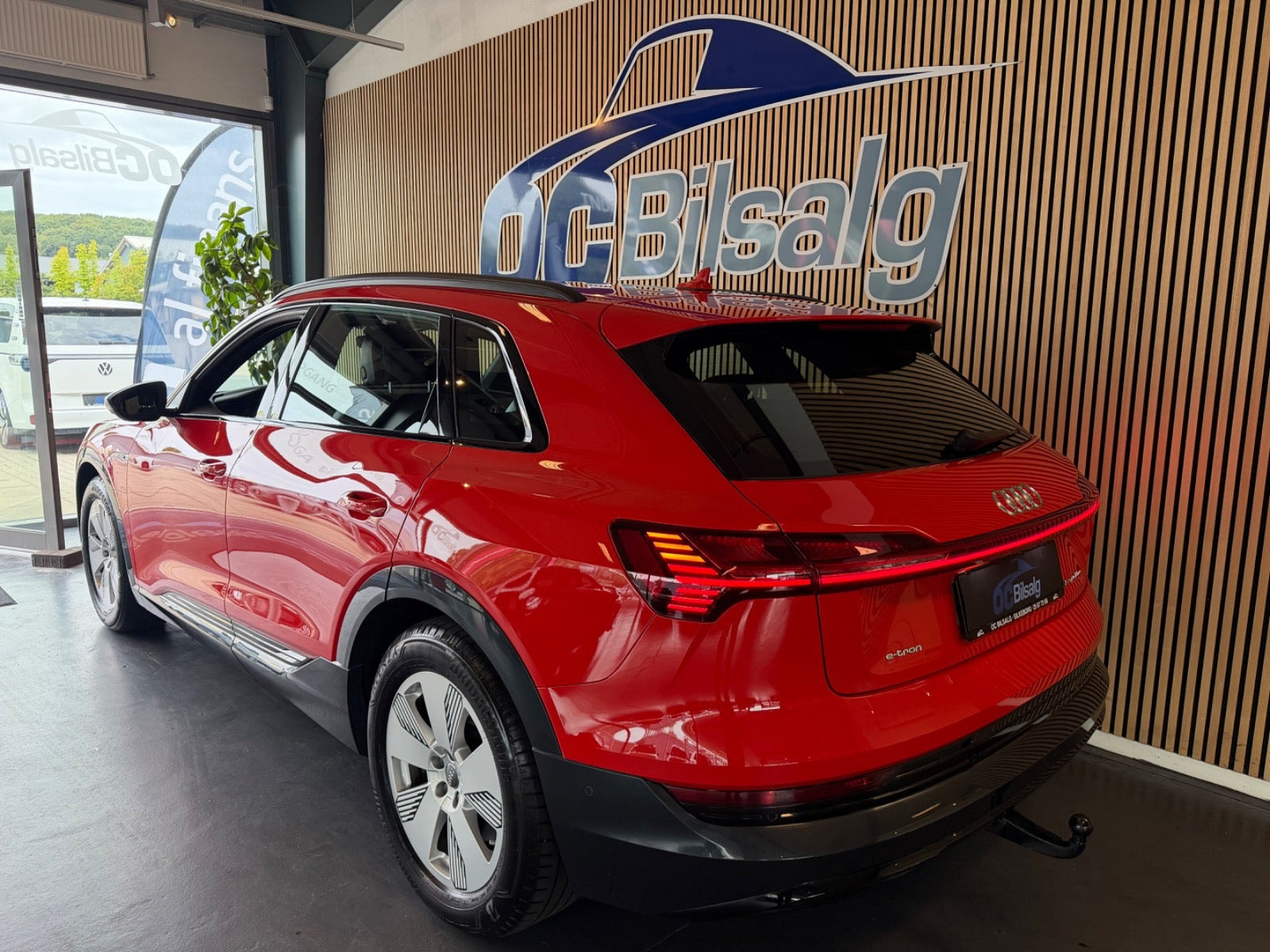 Rød Audi e-tron fra 2020