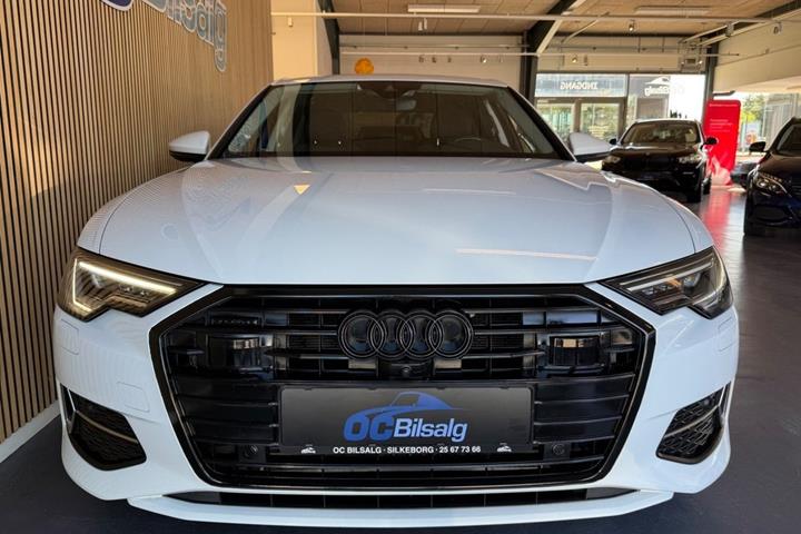 Hvid Audi A6 fra 2021