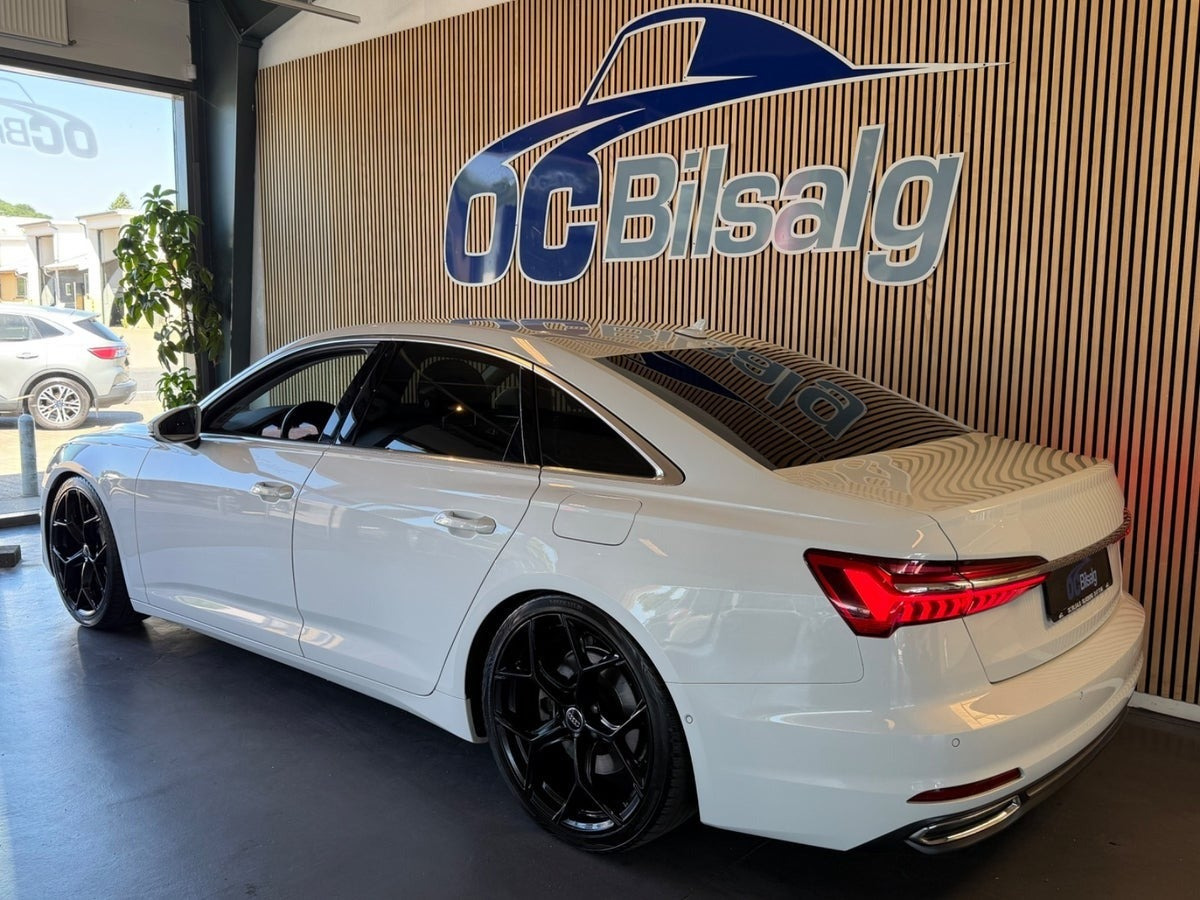 Hvid Audi A6 fra 2021