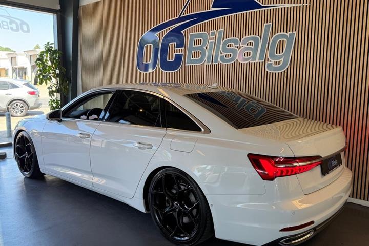 Hvid Audi A6 fra 2021