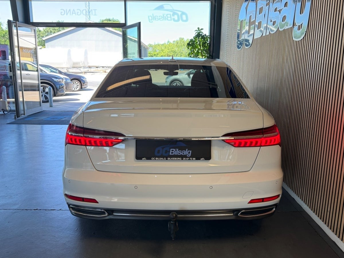 Hvid Audi A6 fra 2021