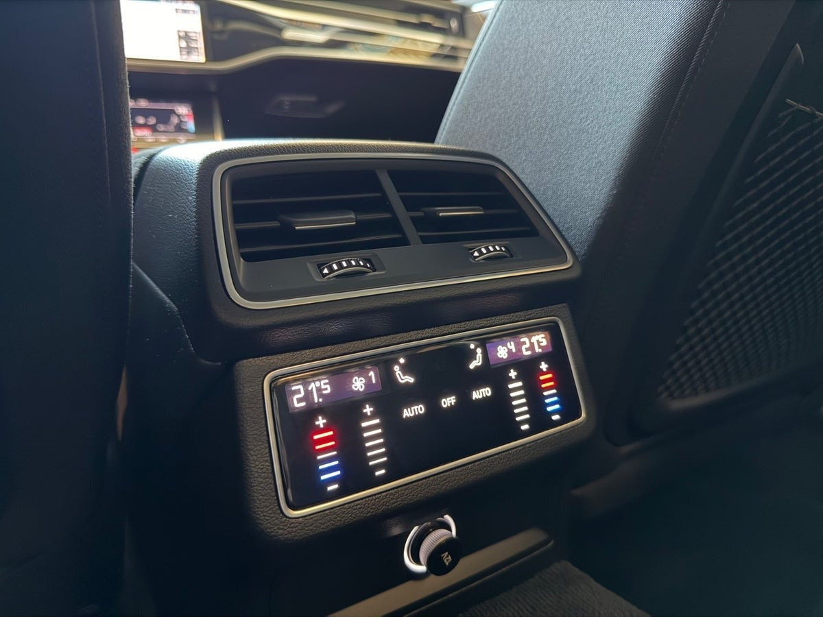 Hvid Audi A6 fra 2021