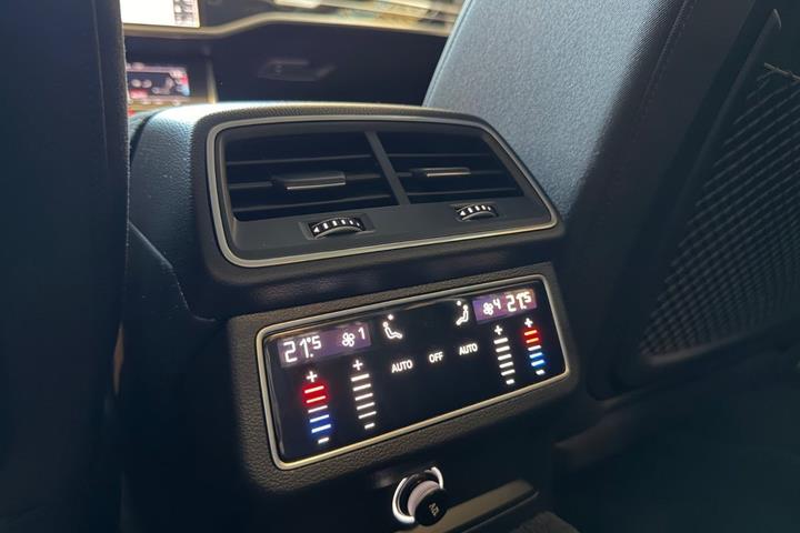 Hvid Audi A6 fra 2021