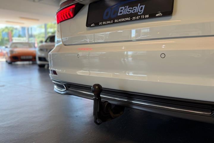 Hvid Audi A6 fra 2021