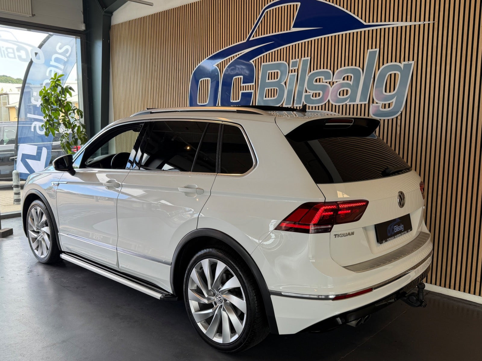 Hvid VW Tiguan fra 2018